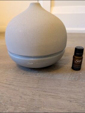 Saje Deluxe Essential Oil Diffuser - Comes With Essential Oil (Liquid Sunshine)